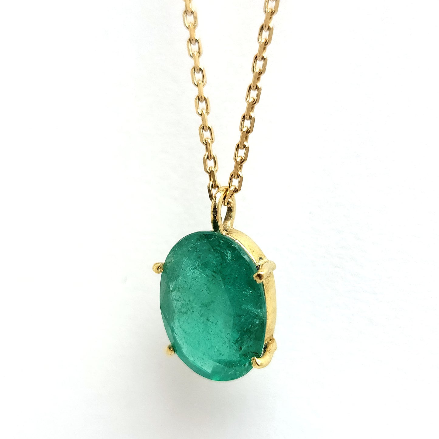 Gold Pendant - Oval Emerald