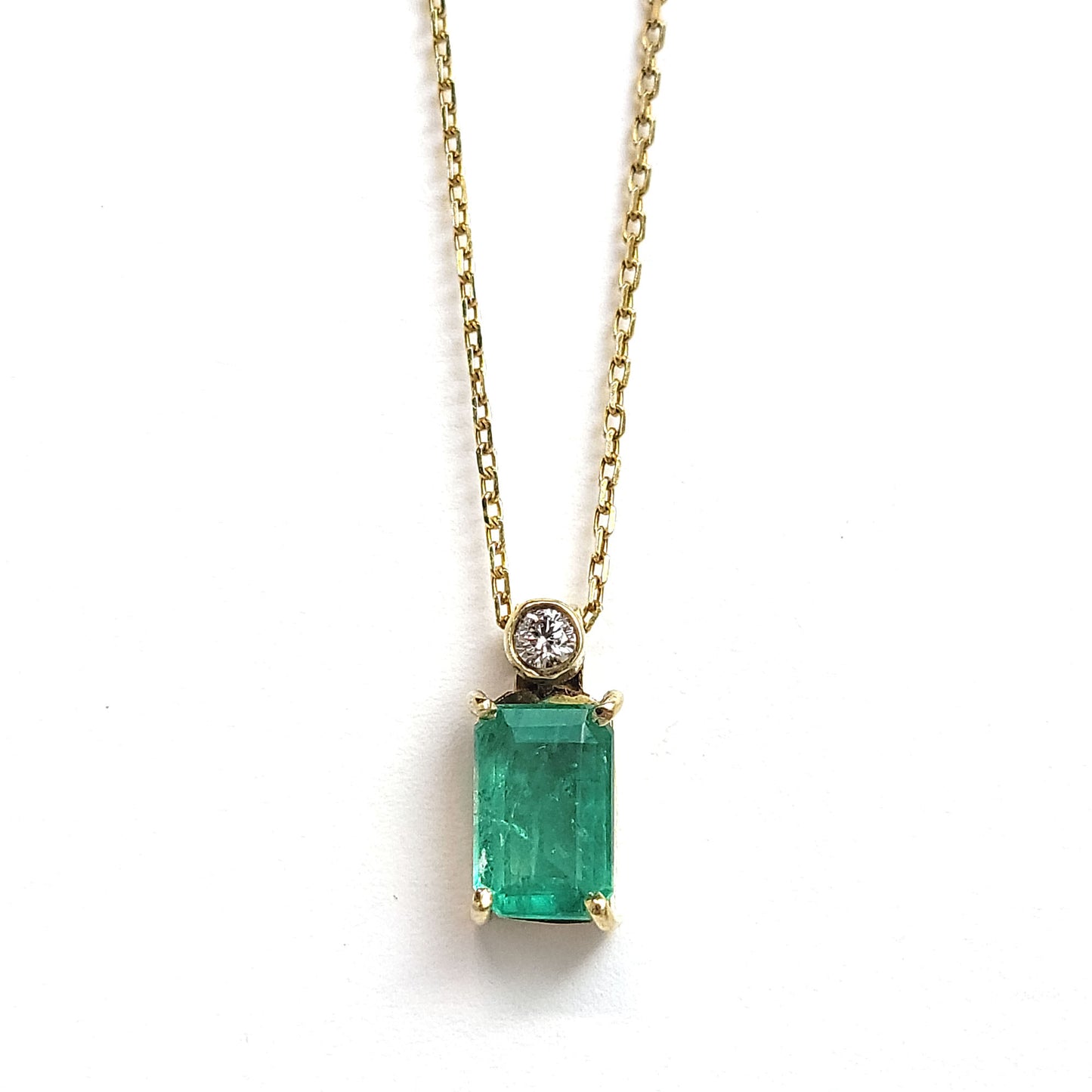Gold Pendant - Emerald and diamond