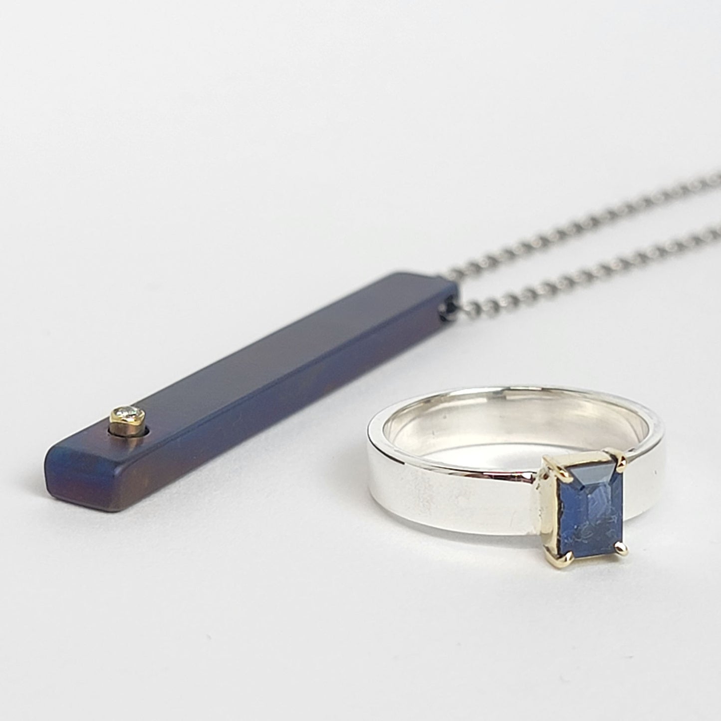 Titanium Blue Stick Pendant - Diamond