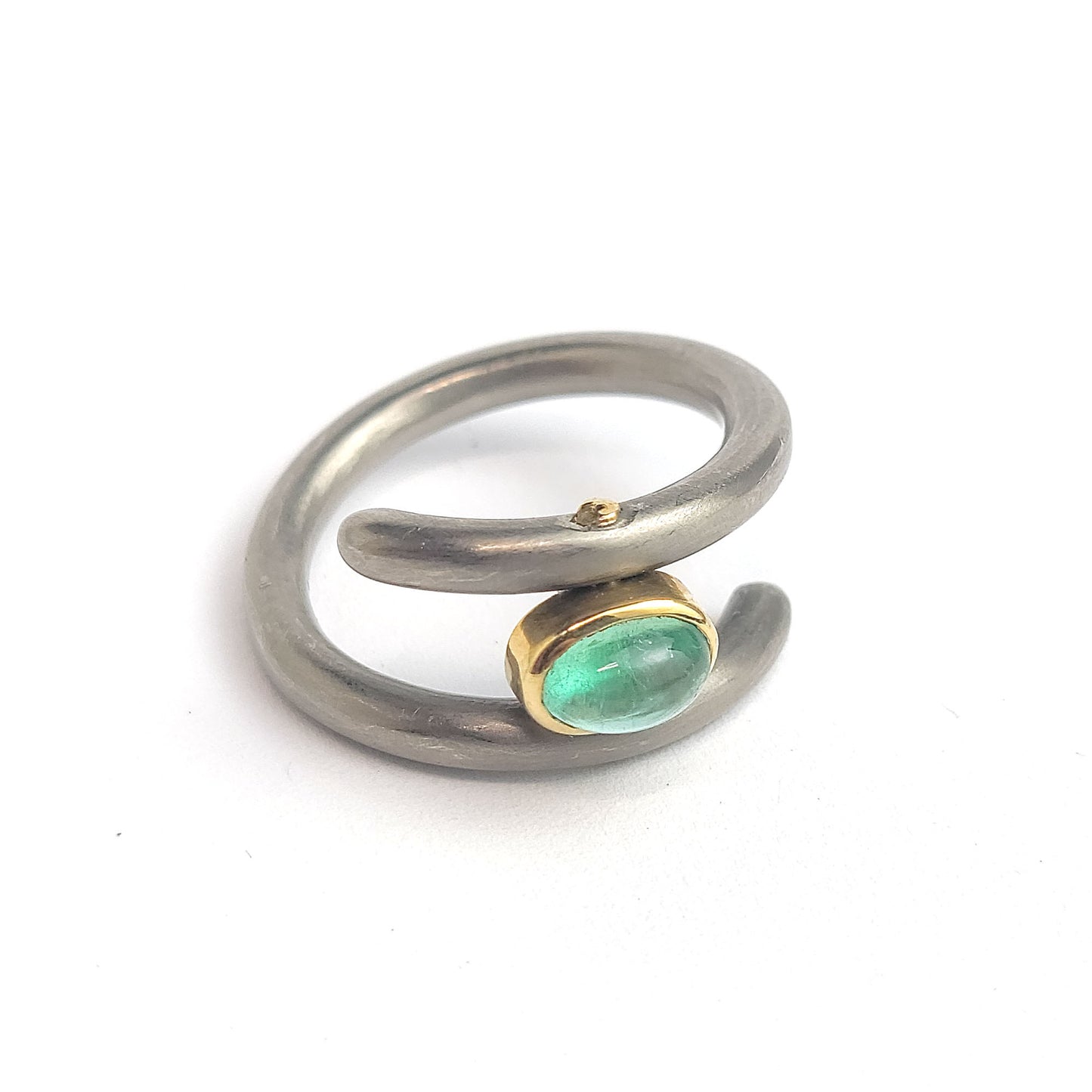 Titanium ring - Emerald Cabochon