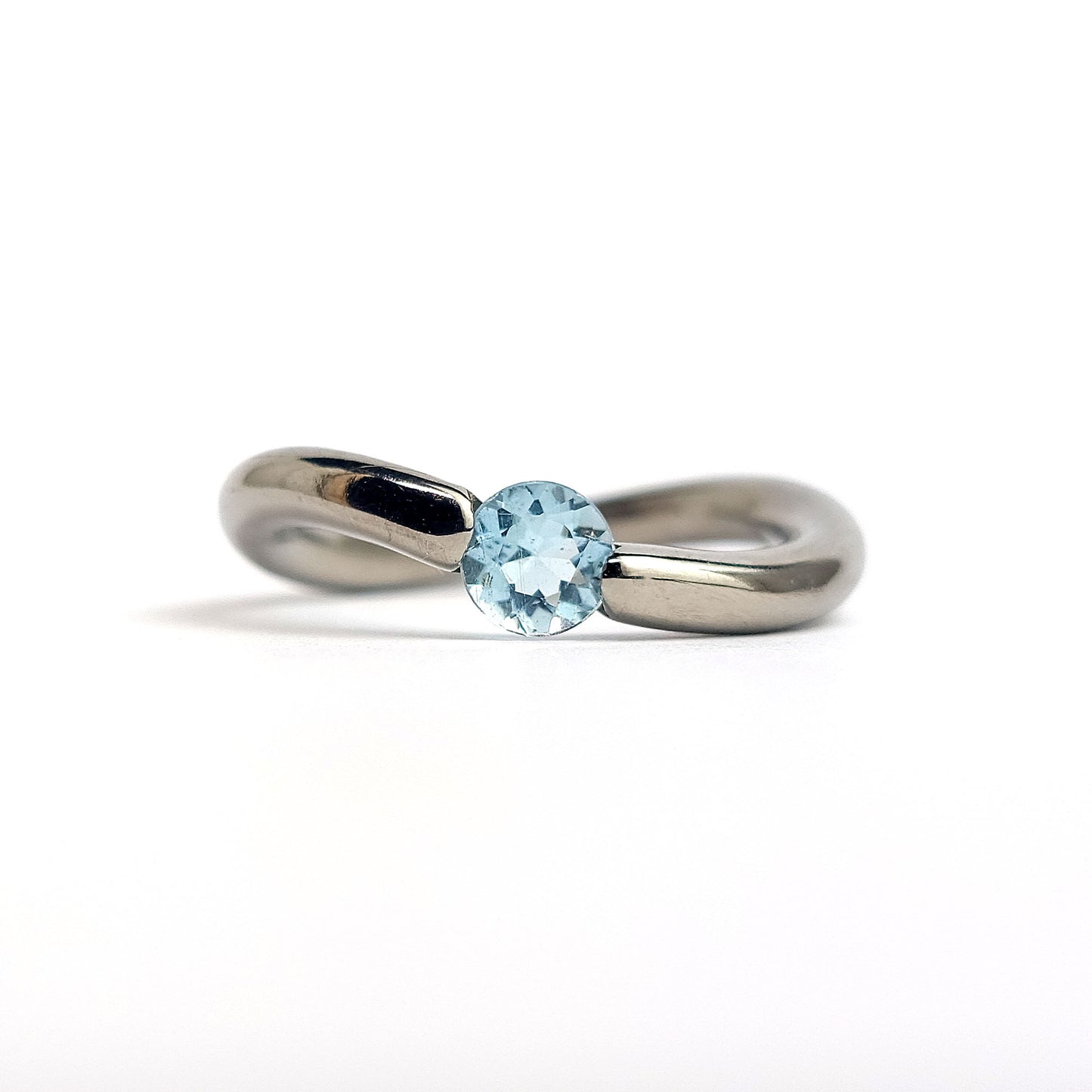 Titanium ring - Aquamarine