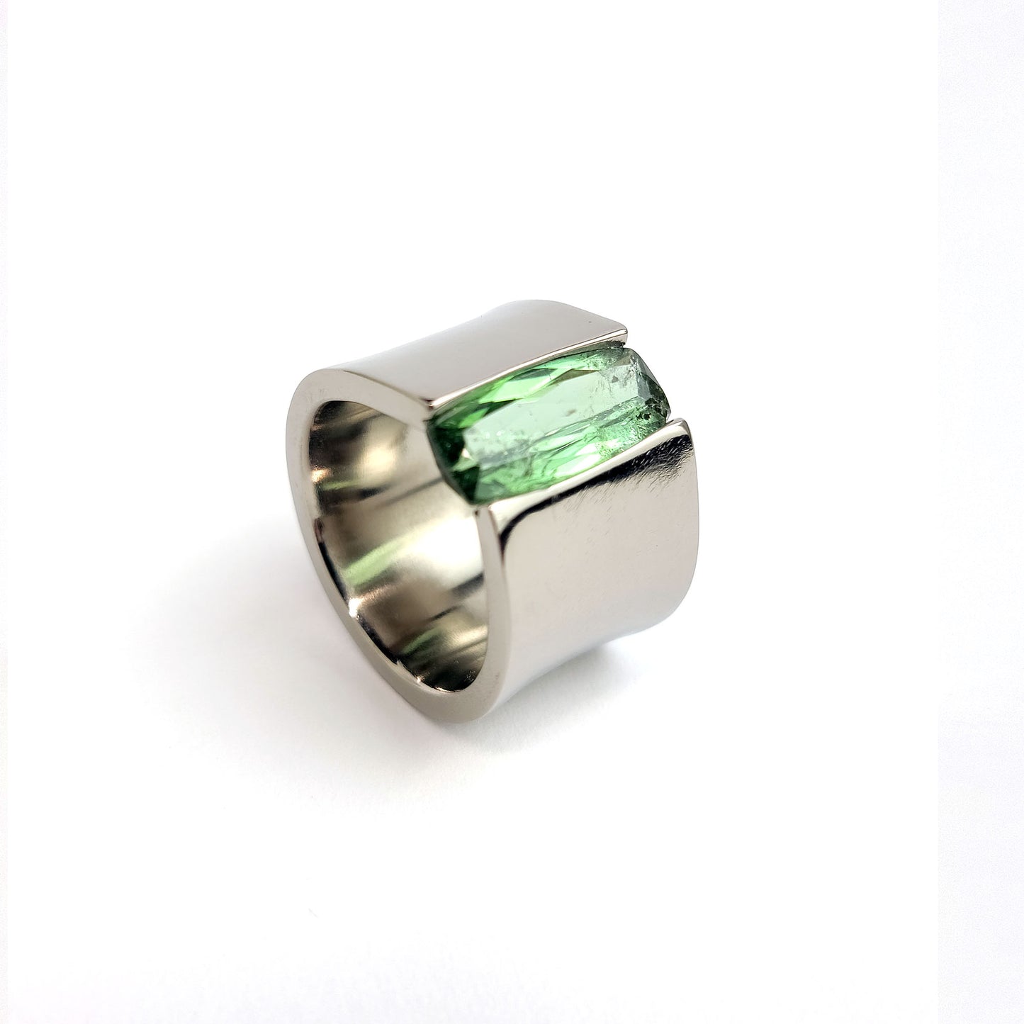 Titanium ring - Green Tourmaline