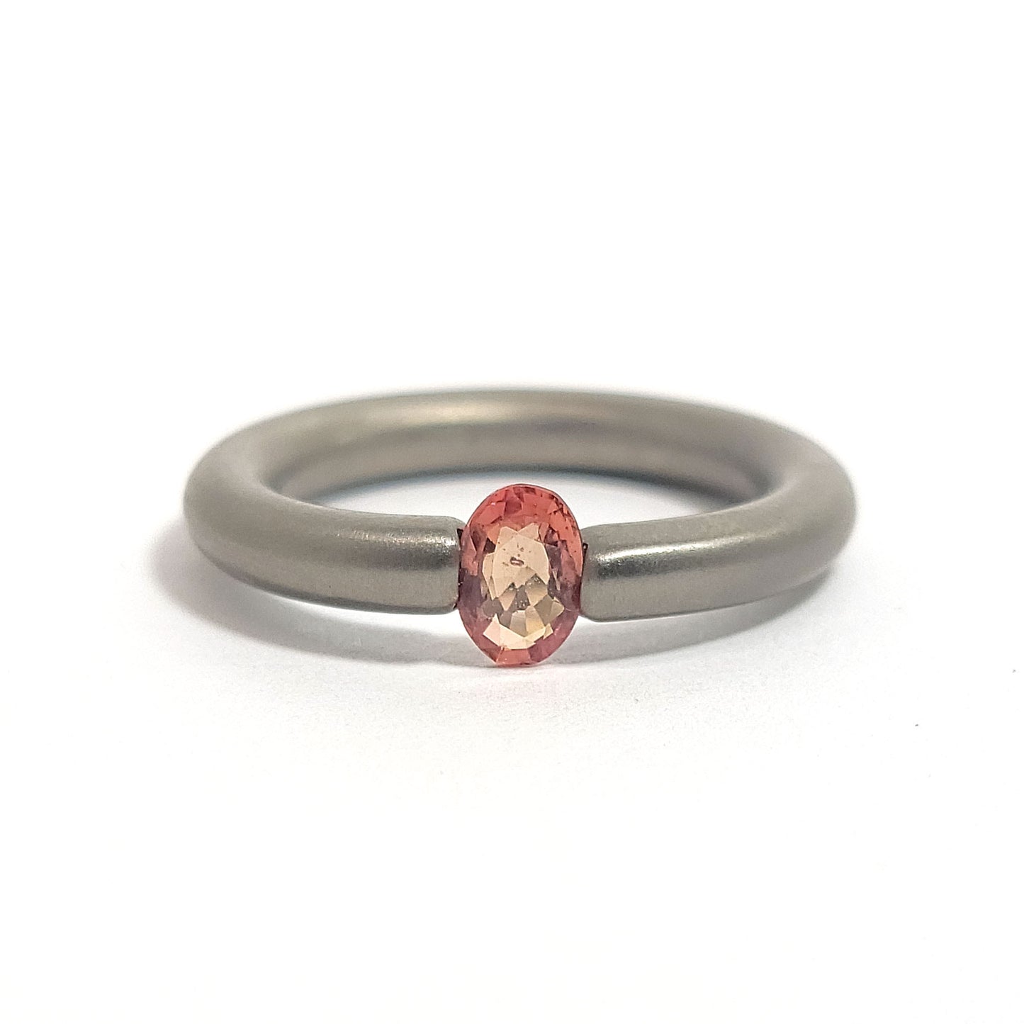 Titanium ring - Orangish red Sapphire